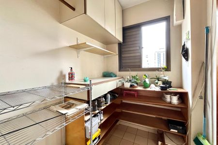 Apartamento à venda com 96m², 3 quartos e 2 vagas Apartamento à venda com 96m², 3 quartos e 2 vagasQuarto de Serviço