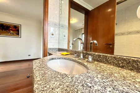 Apartamento à venda com 96m², 3 quartos e 2 vagas Apartamento à venda com 96m², 3 quartos e 2 vagasBanheiro da Suíte