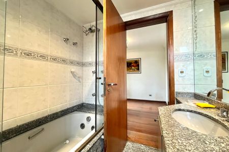 Apartamento à venda com 96m², 3 quartos e 2 vagas Apartamento à venda com 96m², 3 quartos e 2 vagasBanheiro da Suíte