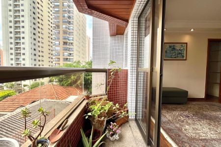 Apartamento à venda com 96m², 3 quartos e 2 vagas Apartamento à venda com 96m², 3 quartos e 2 vagasVaranda