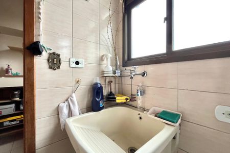 Apartamento à venda com 96m², 3 quartos e 2 vagas Apartamento à venda com 96m², 3 quartos e 2 vagasÁrea de Serviço