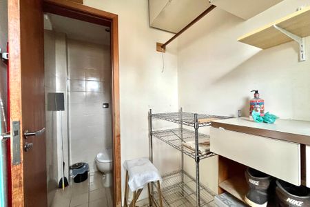 Apartamento à venda com 96m², 3 quartos e 2 vagas Apartamento à venda com 96m², 3 quartos e 2 vagasQuarto de Serviço