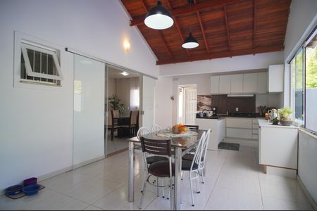 Casa à venda com 140m², 3 quartos e 2 vagasCozinha