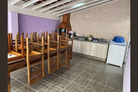 Casa à venda com 138m², 2 quartos e 5 vagas Casa à venda com 138m², 2 quartos e 5 vagasVaranda