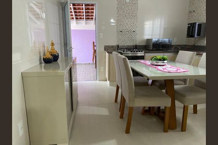 Casa à venda com 138m², 2 quartos e 5 vagas Casa à venda com 138m², 2 quartos e 5 vagasCozinha