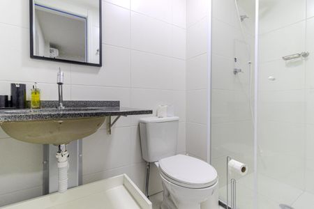 Apartamento para alugar com 26m², 1 quarto e sem vaga Apartamento para alugar com 26m², 1 quarto e sem vagaBanheiro da Suíte