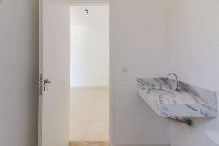 Casa à venda com 80m², 2 quartos e 2 vagasBanheiro da Suíte