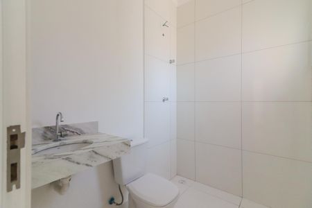 Casa à venda com 80m², 2 quartos e 2 vagasBanheiro da Suíte