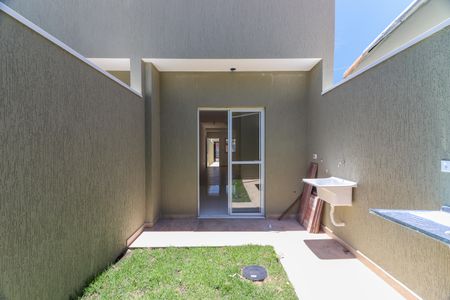Casa à venda com 80m², 2 quartos e 2 vagasLavanderia