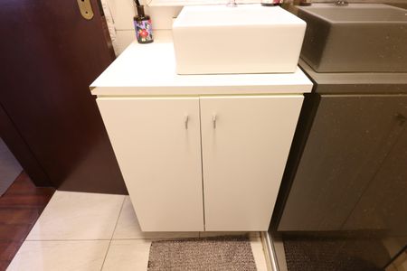 Apartamento à venda com 93m², 3 quartos e 2 vagasBanheiro social -Armario