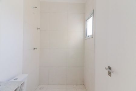 Casa à venda com 80m², 2 quartos e 2 vagas Casa à venda com 80m², 2 quartos e 2 vagasBanheiro da Suíte