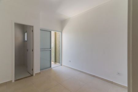 Casa à venda com 80m², 2 quartos e 2 vagasSuíte
