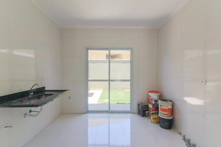 Casa à venda com 80m², 2 quartos e 2 vagasCozinha