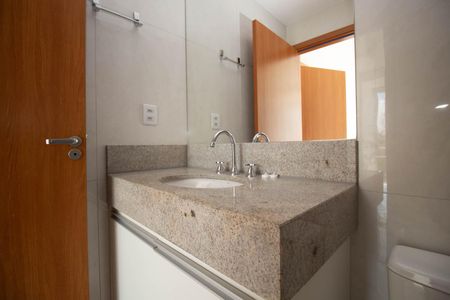 Banheiro da Suíte de apartamento para alugar com 1 quarto, 39m² em Shcgn 703, Brasília