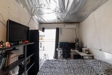 Casa à venda com 200m², 7 quartos e 5 vagas Casa à venda com 200m², 7 quartos e 5 vagasEdícula - Quarto