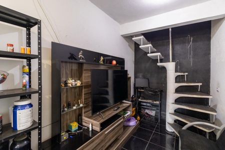 Casa à venda com 200m², 7 quartos e 5 vagas Casa à venda com 200m², 7 quartos e 5 vagasEdícula - Sala e Cozinha