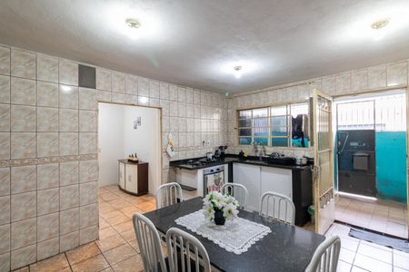 Casa à venda com 200m², 7 quartos e 5 vagas Casa à venda com 200m², 7 quartos e 5 vagasCozinha