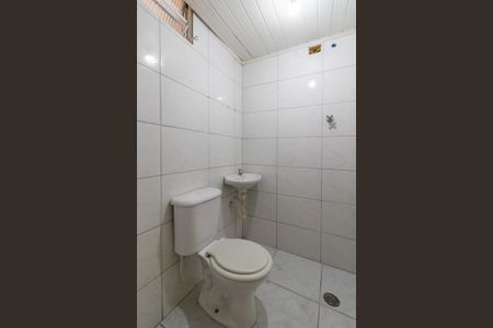 Casa à venda com 200m², 7 quartos e 5 vagas Casa à venda com 200m², 7 quartos e 5 vagasSalão - Banheiro