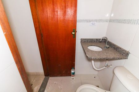 Casa de condomínio para alugar com 250m², 2 quartos e 1 vaga Casa de condomínio para alugar com 250m², 2 quartos e 1 vagaBanheiro da Suíte 2