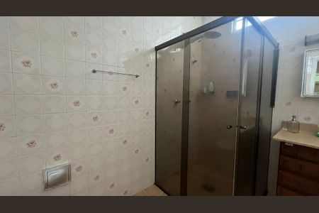 Casa à venda com 204m², 3 quartos e 2 vagasBanheiro