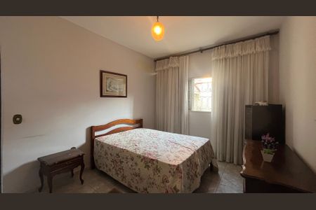 Casa à venda com 204m², 3 quartos e 2 vagasSuíte