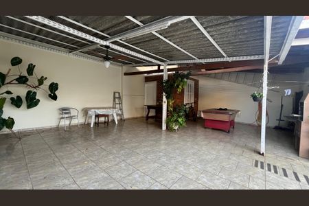 Casa à venda com 204m², 3 quartos e 2 vagasÁrea Externa