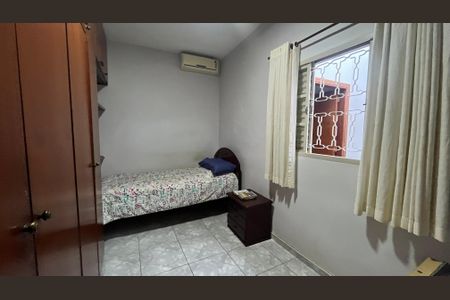 Casa à venda com 204m², 3 quartos e 2 vagasQuarto 2