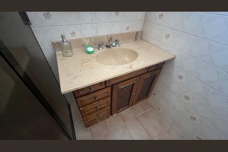 Casa à venda com 204m², 3 quartos e 2 vagasBanheiro