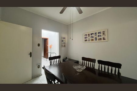 Casa à venda com 204m², 3 quartos e 2 vagasSala