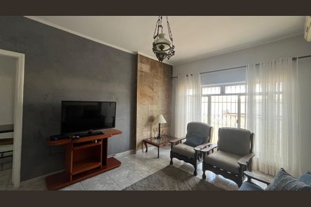 Casa à venda com 204m², 3 quartos e 2 vagasSala