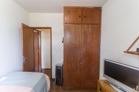 Apartamento à venda com 110m², 2 quartos e 1 vaga Apartamento à venda com 110m², 2 quartos e 1 vagaArmário do Quarto 2