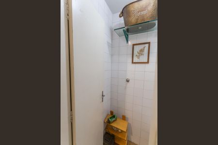 Apartamento à venda com 110m², 2 quartos e 1 vaga Apartamento à venda com 110m², 2 quartos e 1 vagaBanheiro de serviço