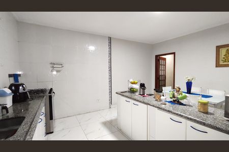 Casa à venda com 210m², 3 quartos e 6 vagasCozinha