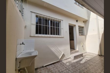 Casa para alugar com 100m², 2 quartos e 1 vaga Casa para alugar com 100m², 2 quartos e 1 vagaQuintal