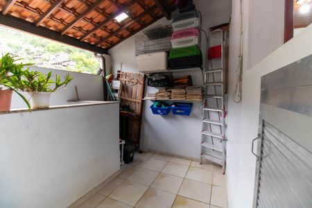 Casa à venda com 258m², 4 quartos e sem vaga Casa à venda com 258m², 4 quartos e sem vagaCanil