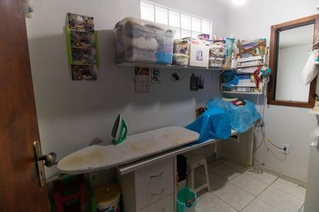 Casa à venda com 258m², 4 quartos e sem vaga Casa à venda com 258m², 4 quartos e sem vagaQuarto