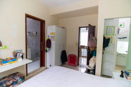 Casa à venda com 258m², 4 quartos e sem vaga Casa à venda com 258m², 4 quartos e sem vagaSuíte 3