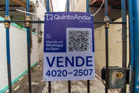 Casa à venda com 258m², 4 quartos e sem vaga Casa à venda com 258m², 4 quartos e sem vagaPlaquinha