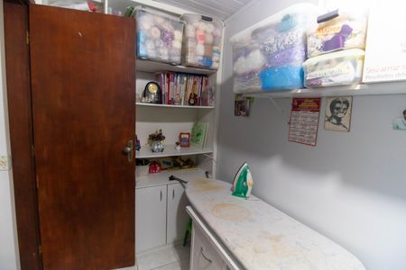 Casa à venda com 258m², 4 quartos e sem vaga Casa à venda com 258m², 4 quartos e sem vagaQuarto