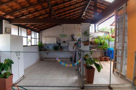 Casa à venda com 258m², 4 quartos e sem vaga Casa à venda com 258m², 4 quartos e sem vagaTerraço