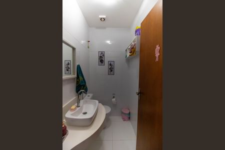 Casa à venda com 258m², 4 quartos e sem vaga Casa à venda com 258m², 4 quartos e sem vagaLavabo