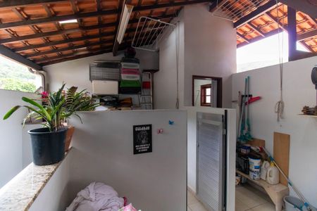 Casa à venda com 258m², 4 quartos e sem vaga Casa à venda com 258m², 4 quartos e sem vagaCanil