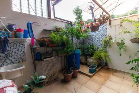 Casa à venda com 258m², 4 quartos e sem vaga Casa à venda com 258m², 4 quartos e sem vagaTerraço