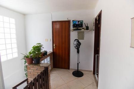 Casa à venda com 258m², 4 quartos e sem vaga Casa à venda com 258m², 4 quartos e sem vagaHall