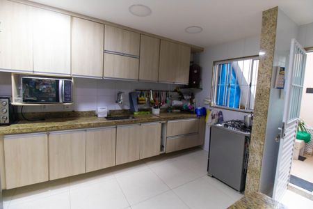 Casa à venda com 258m², 4 quartos e sem vaga Casa à venda com 258m², 4 quartos e sem vagaCozinha