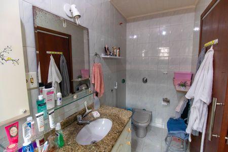 Casa à venda com 258m², 4 quartos e sem vaga Casa à venda com 258m², 4 quartos e sem vagaBanheiro da Suíte 3