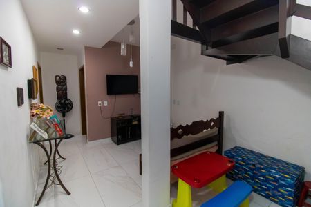Casa à venda com 258m², 4 quartos e sem vaga Casa à venda com 258m², 4 quartos e sem vagaSala