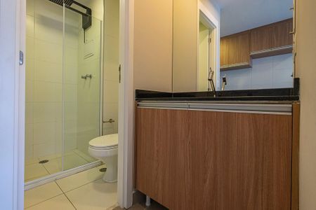 Banheiro Social de kitnet/studio à venda com 1 quarto, 26m² em Cerqueira César, São Paulo