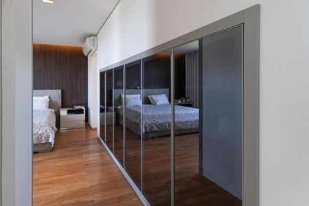 Casa de condomínio à venda com 520m², 4 quartos e 3 vagasSuíte