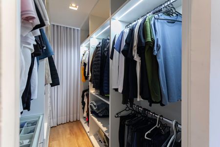 Casa de condomínio à venda com 520m², 4 quartos e 3 vagasCloset da suíte 2